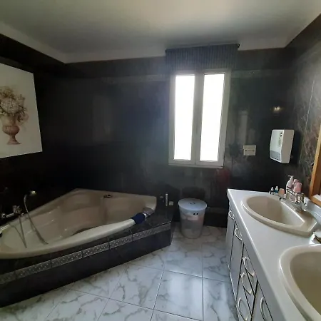 Holiday home Maison Malliague Avec Piscine Chauffee *